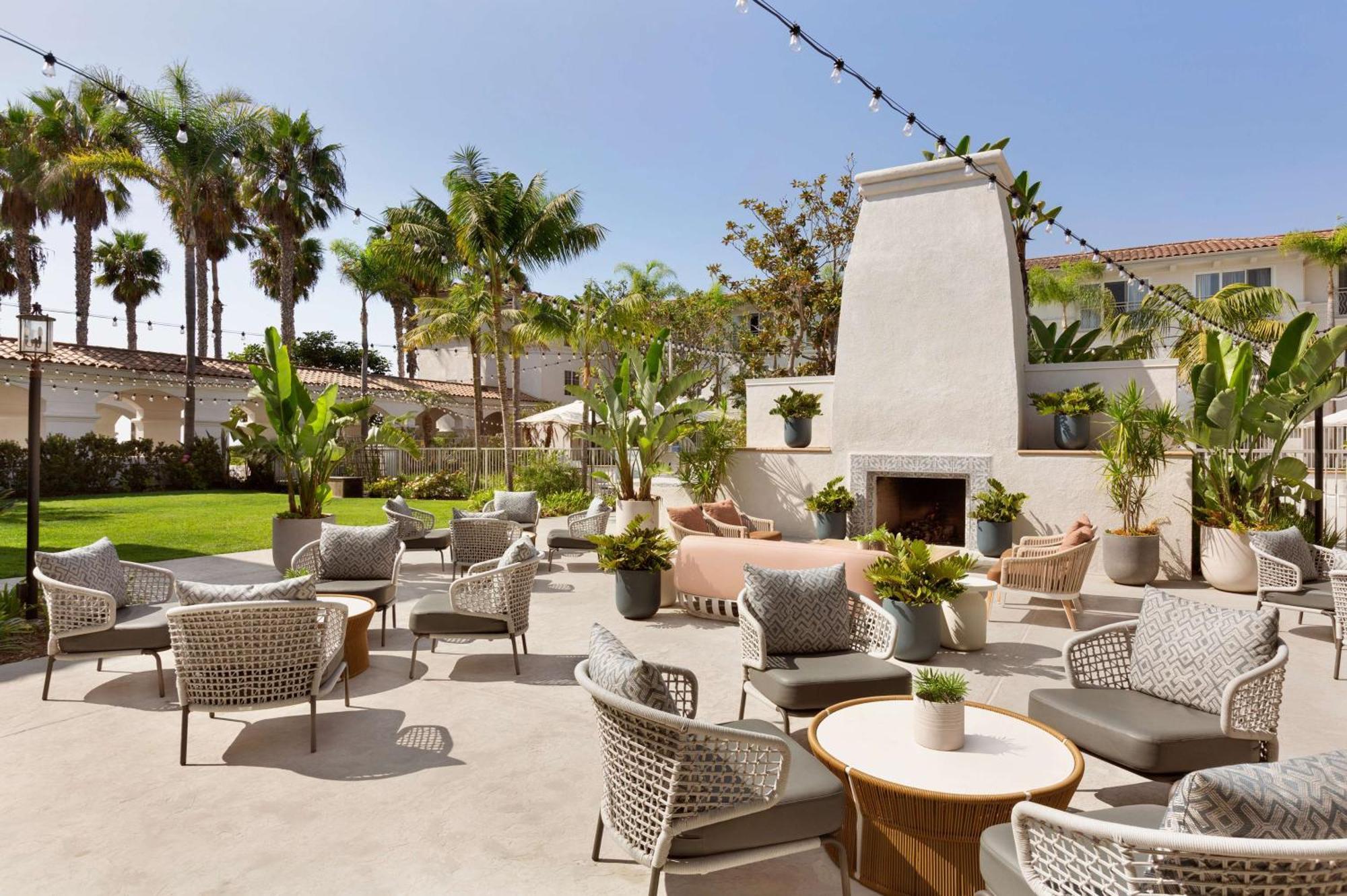 Hilton Garden Inn Carlsbad Beach Exterior foto